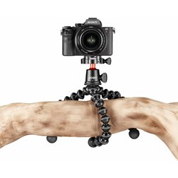 photo_tripod_joby_gp_3k-pro-kit_jb01566-bww_wraped_hanging_above_dslr